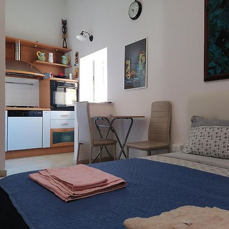 Hotel A Due Passi Appartament Palermo Habitación foto