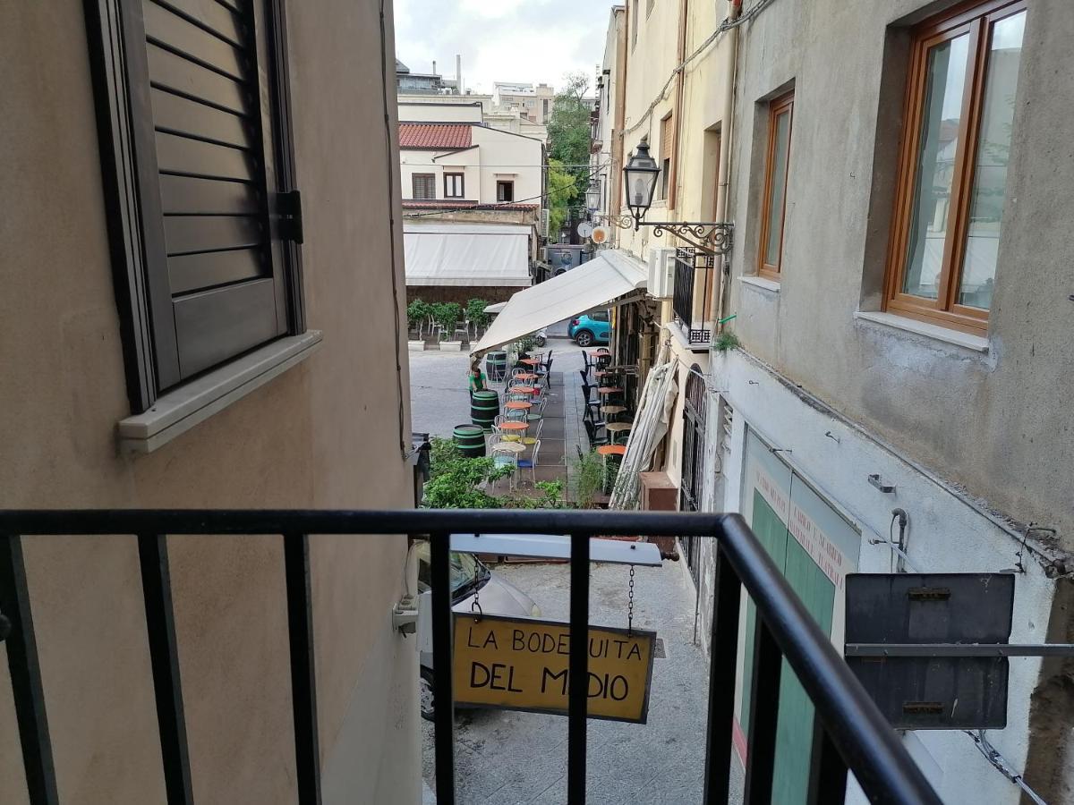 Hotel A Due Passi Appartament Palermo Habitación foto